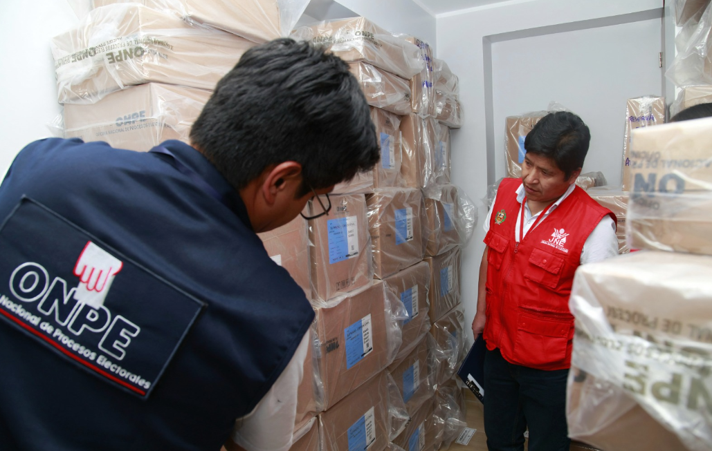 ODPE ANDAHUAYLAS VERIFICA MATERIAL ELECTORAL PARA GARANTIZAR TRANSPARENCIA EN LA SEGUNDA VUELTA PRESIDENCIAL